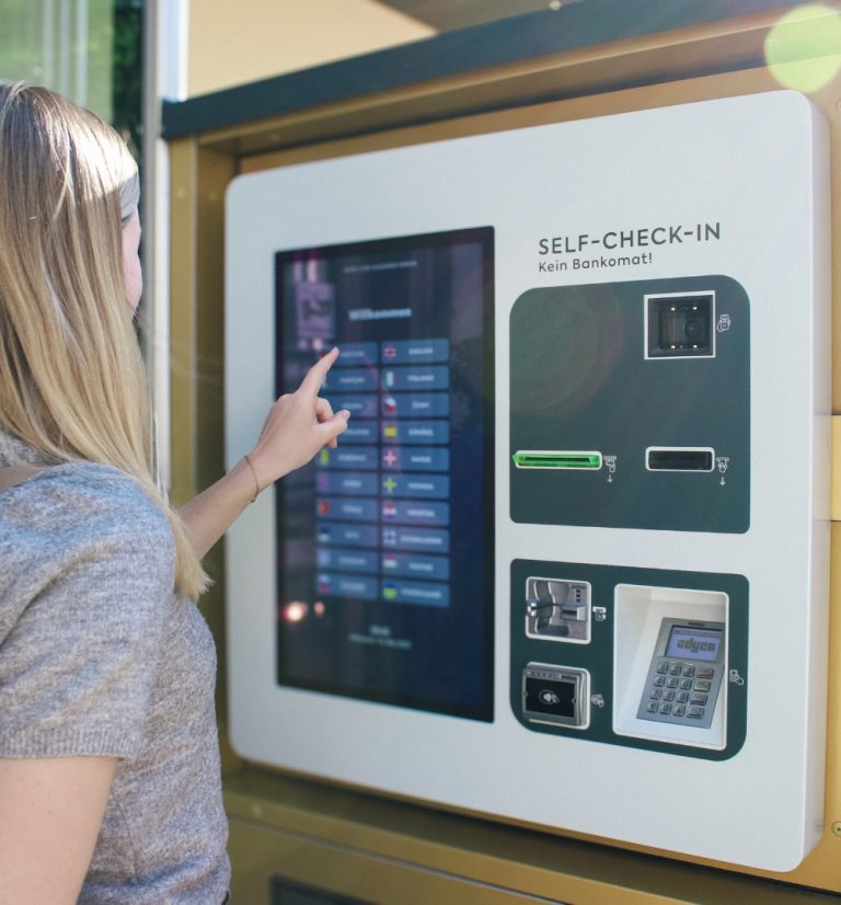 SoftTec Outdoor Checkin-Kiosk, im Special für 8.000 Euro statt 9.900 Euro