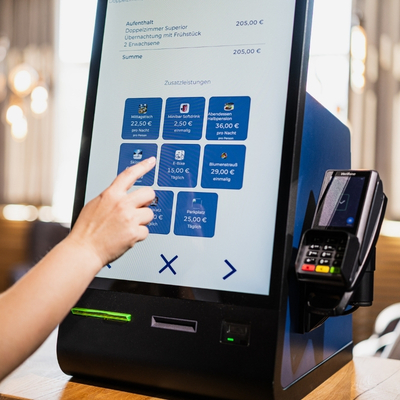 Checkin-Kiosk Terminal für den Self-Check-in im Hotel