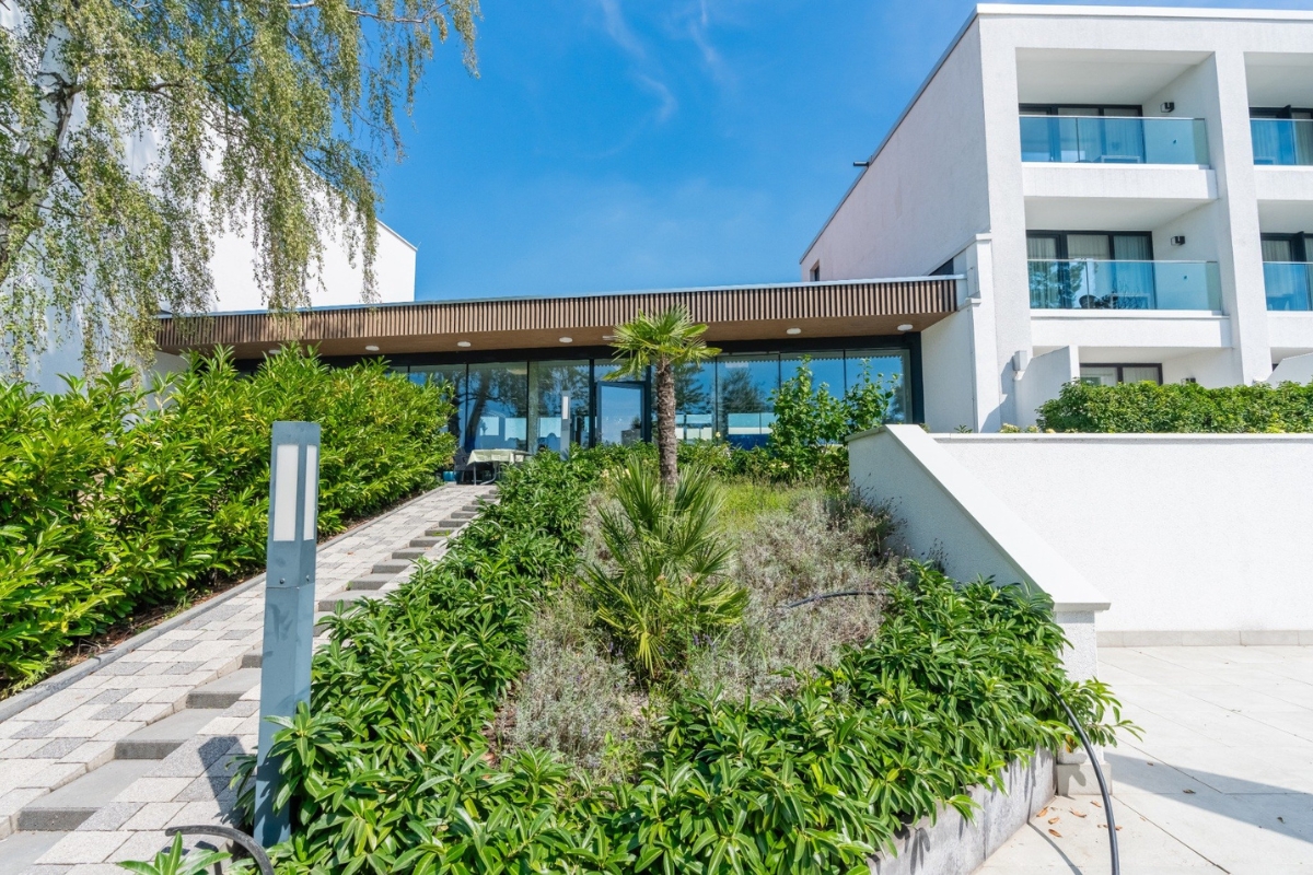 Gelände des Seehotels Forst in Baden-Württemberg