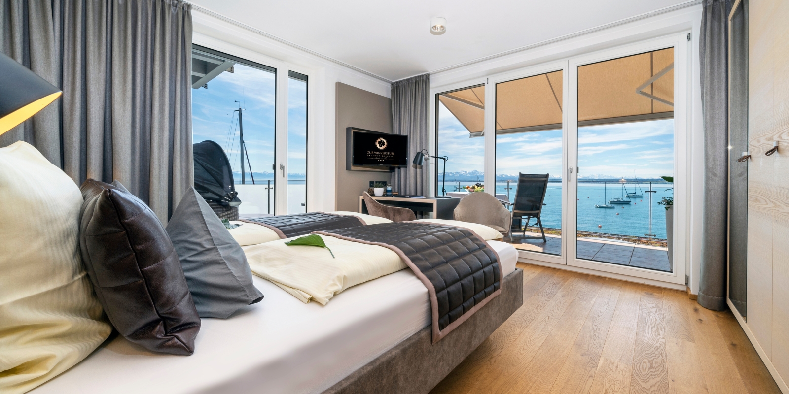 Doppelzimmer mit Seeblick und Balkon im Boutiquehotel Zur Winzerstube in Hagnau am Bodensee
