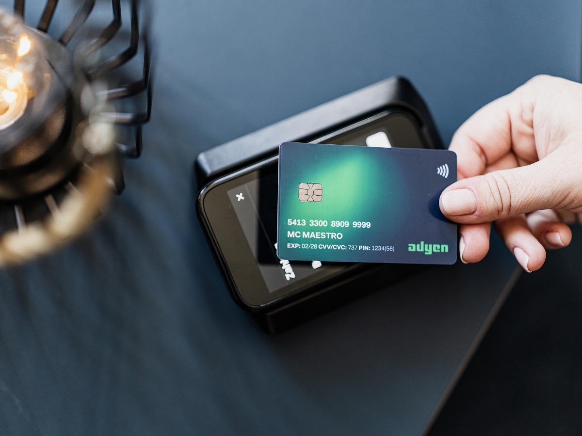 Kartenterminal mit SoftTec Payment, dem Zahlungs-Kernmodul der Cloud Hotelsoftware