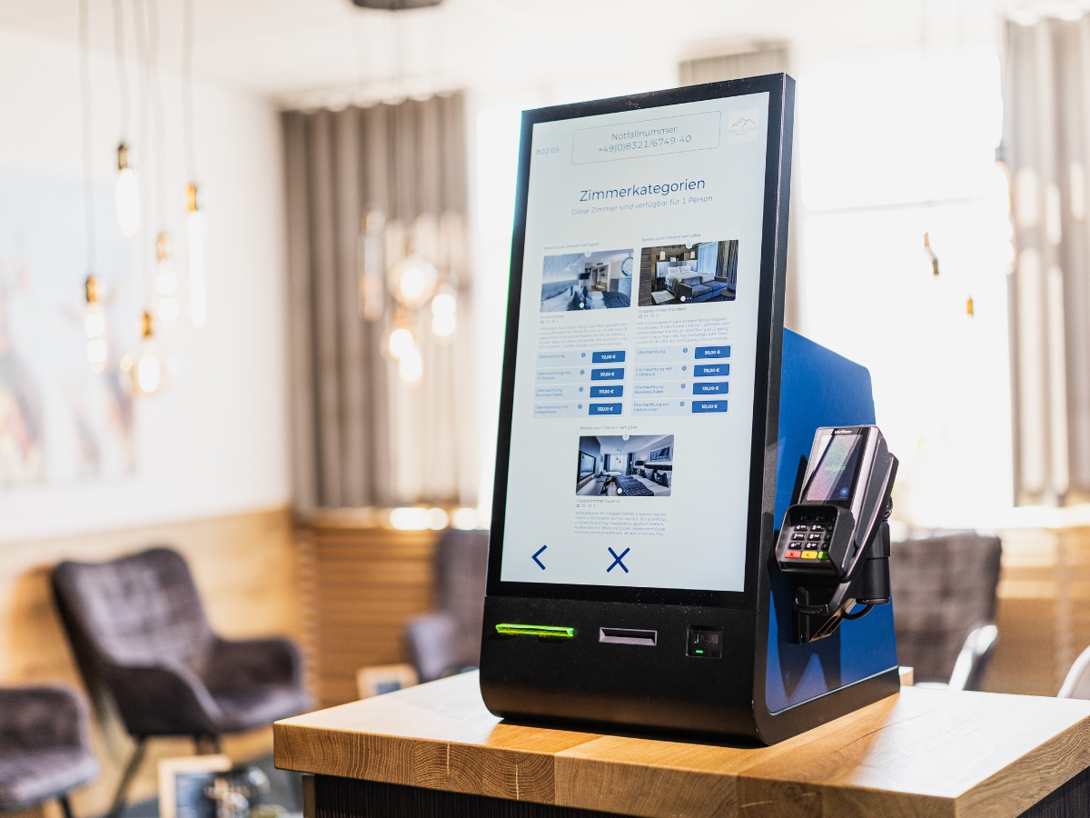 Checkin-Kiosk für den Self-Check-in rund um die Uhr